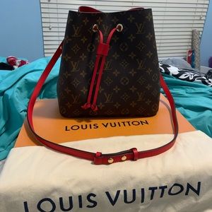 AUTHENTIC Louis Vuitton NÉONOÉ